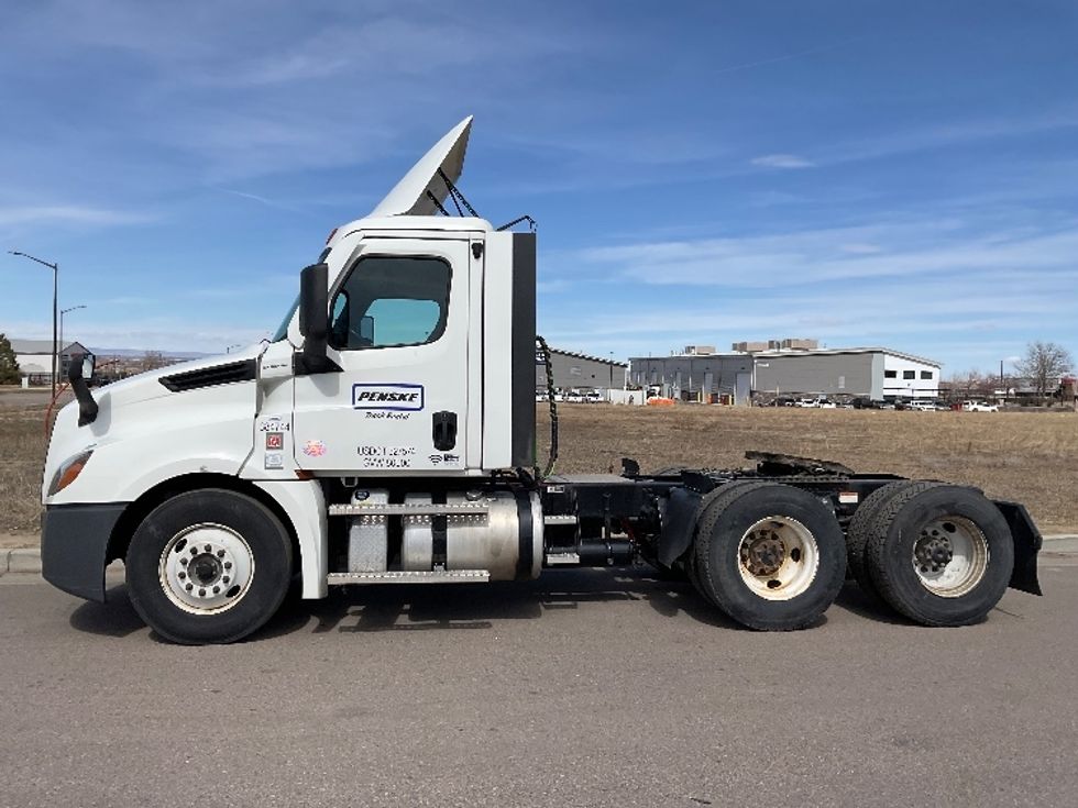 Day Cab Tractor-Heavy Duty Tractors-Freightliner-2021-T12664ST-Greeley-CO-254,432\n\t\tmiles-$ 76,500 - Image 4