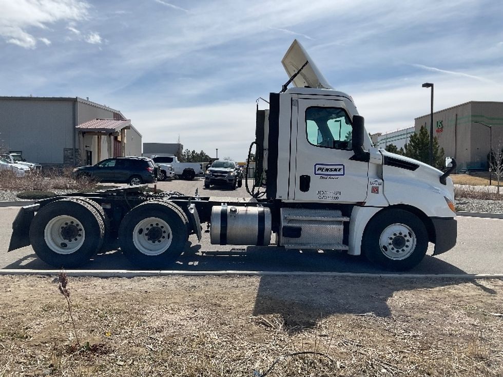 Day Cab Tractor-Heavy Duty Tractors-Freightliner-2021-T12664ST-Greeley-CO-254,432\n\t\tmiles-$ 76,500 - Image 8
