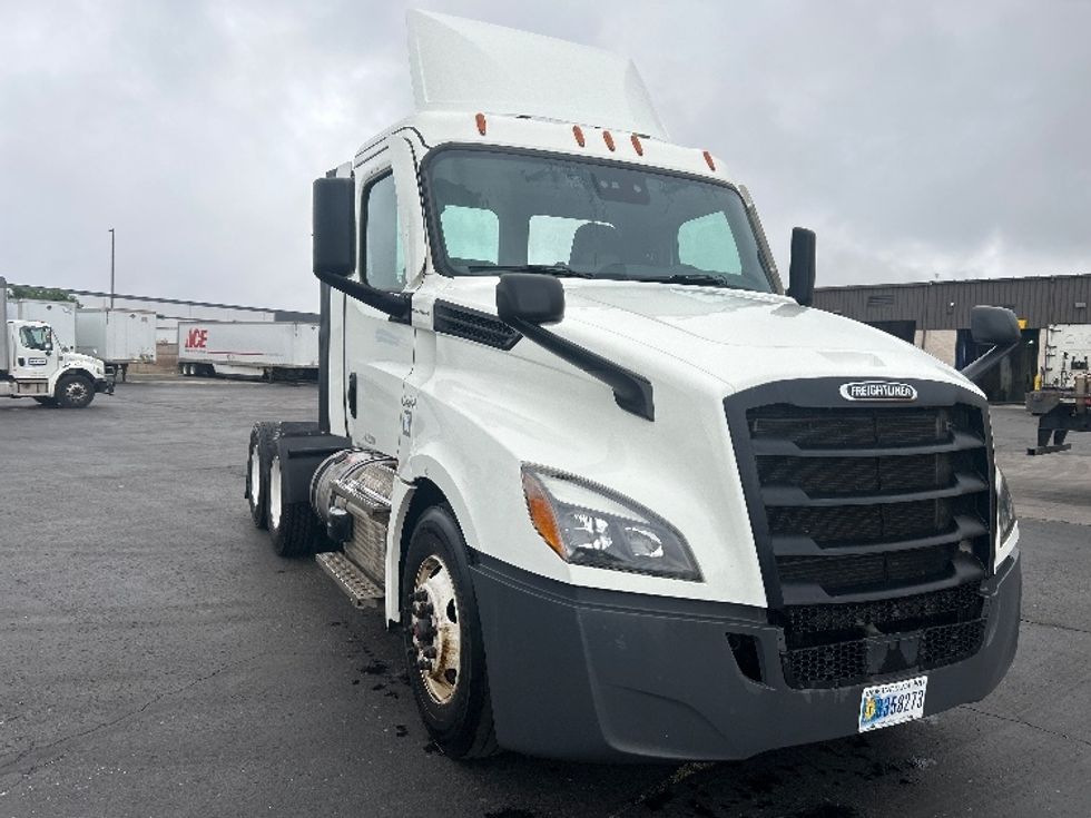 Day Cab Tractor-Heavy Duty Tractors-Freightliner-2021-T12664ST-Greeley-CO-319,644\n\t\tmiles-$ 71,000 - Image 1