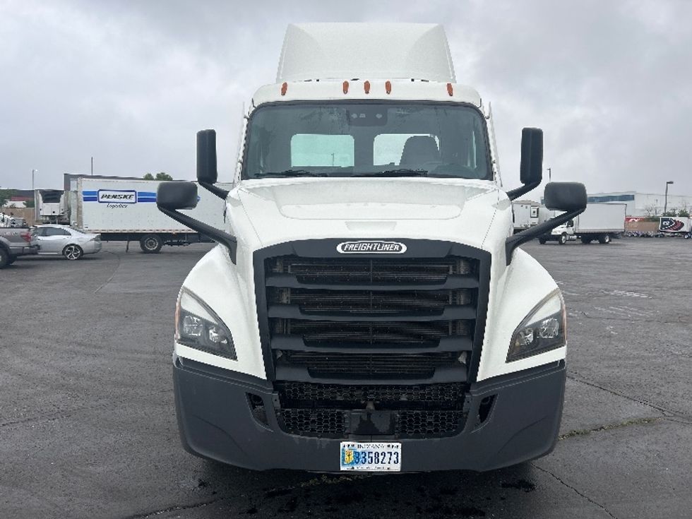 Day Cab Tractor-Heavy Duty Tractors-Freightliner-2021-T12664ST-Greeley-CO-319,644\n\t\tmiles-$ 71,000 - Image 2