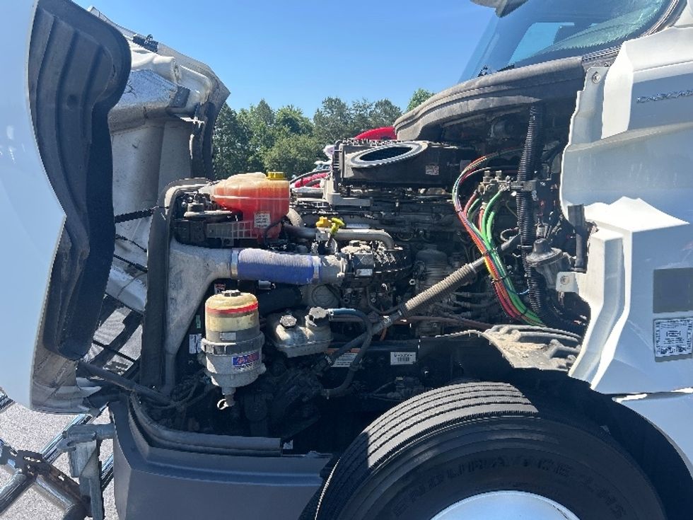 Day Cab Tractor-Heavy Duty Tractors-Freightliner-2021-T12664ST-Greensboro-NC-297,456\n\t\tmiles-$ 58,500 - Image 16
