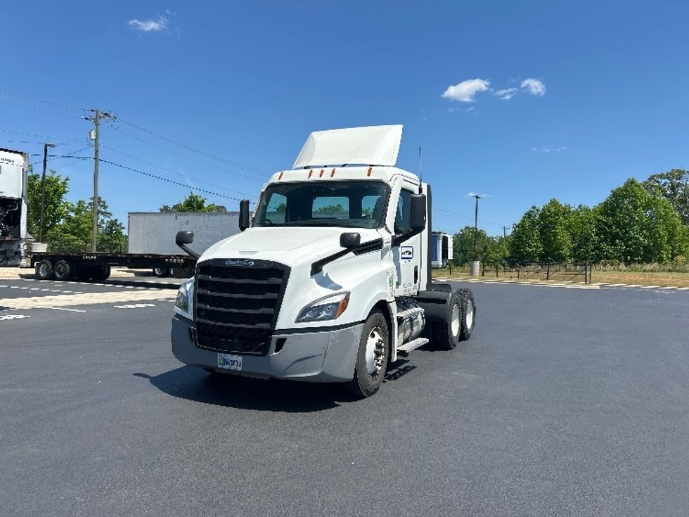 Day Cab Tractor-Heavy Duty Tractors-Freightliner-2021-T12664ST-Greensboro-NC-319,220\n\t\tmiles-$ 63,000 - Image 3