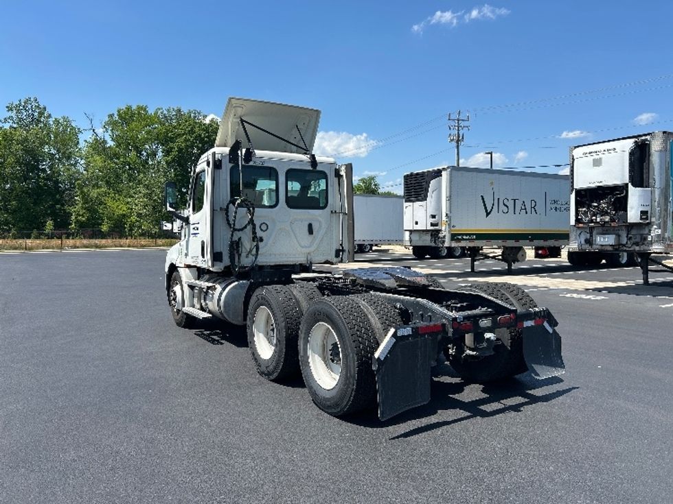 Day Cab Tractor-Heavy Duty Tractors-Freightliner-2021-T12664ST-Greensboro-NC-319,220\n\t\tmiles-$ 63,000 - Image 5