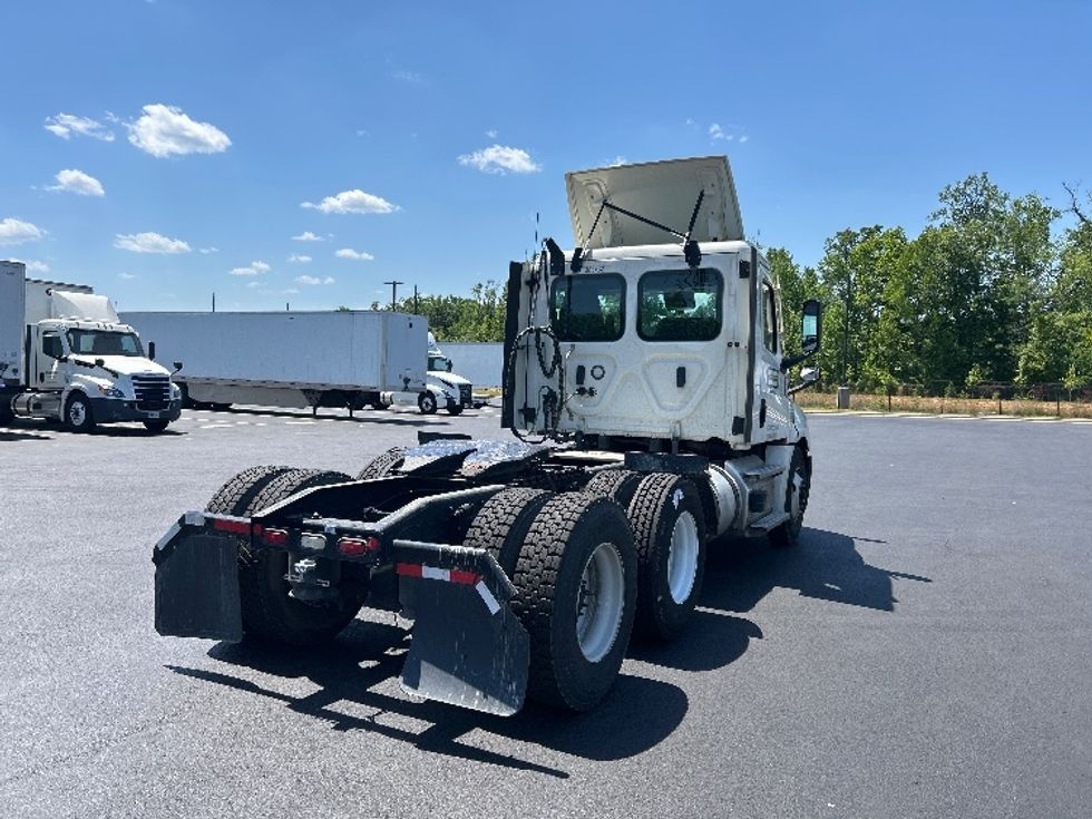 Day Cab Tractor-Heavy Duty Tractors-Freightliner-2021-T12664ST-Greensboro-NC-319,220\n\t\tmiles-$ 63,000 - Image 7