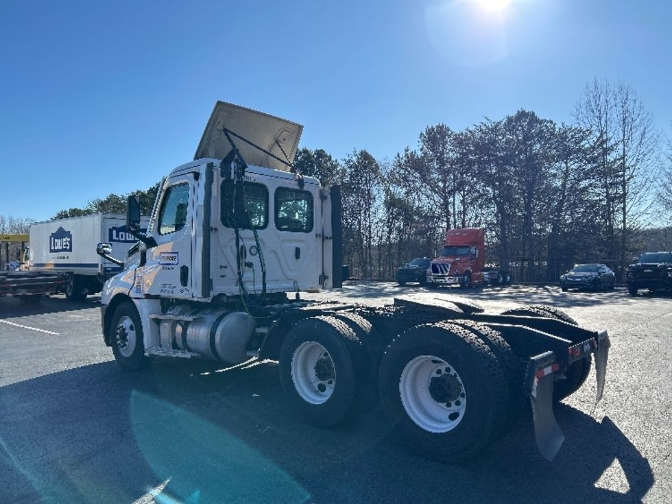 Day Cab Tractor-Heavy Duty Tractors-Freightliner-2021-T12664ST-Greensboro-NC-488,797\n\t\tmiles-$ 49,750 - Image 5
