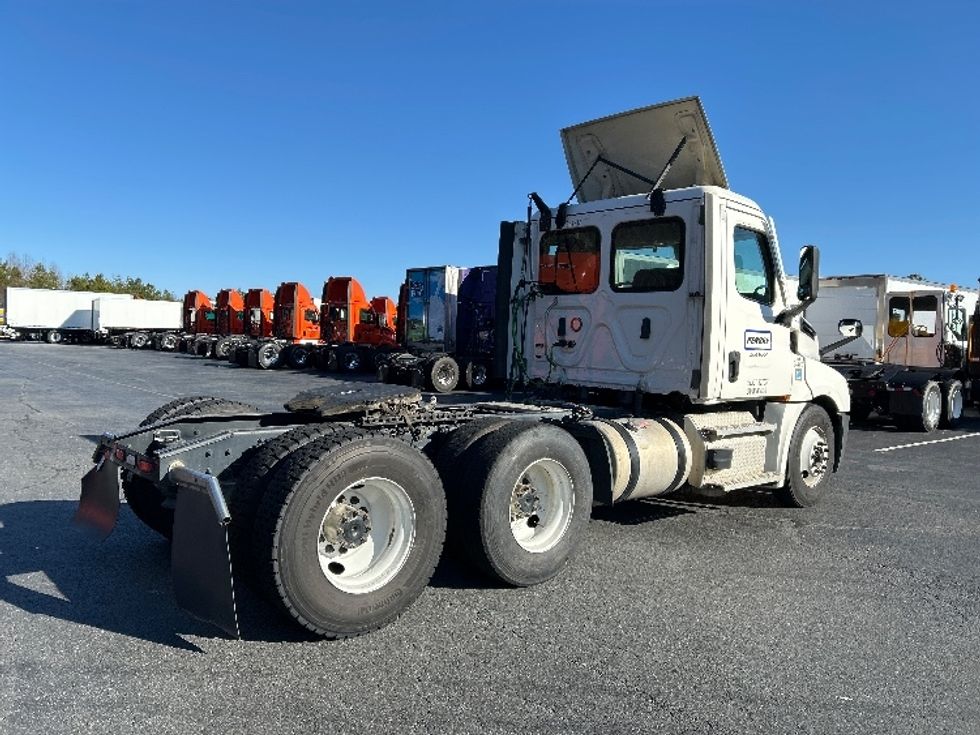 Day Cab Tractor-Heavy Duty Tractors-Freightliner-2021-T12664ST-Greensboro-NC-488,797\n\t\tmiles-$ 49,750 - Image 7