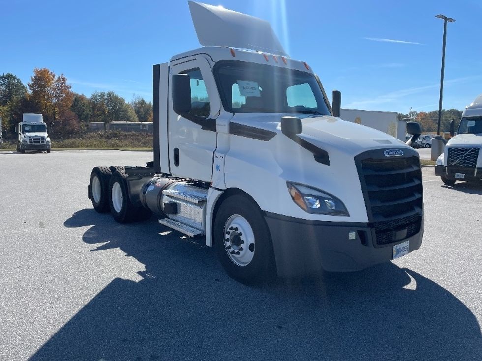 Day Cab Tractor-Heavy Duty Tractors-Freightliner-2021-T12664ST-Greenville-SC-263,074\n\t\tmiles-$ 68,500 - Image 1