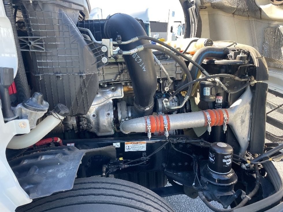 Day Cab Tractor-Heavy Duty Tractors-Freightliner-2021-T12664ST-Greenville-SC-263,074\n\t\tmiles-$ 68,500 - Image 14