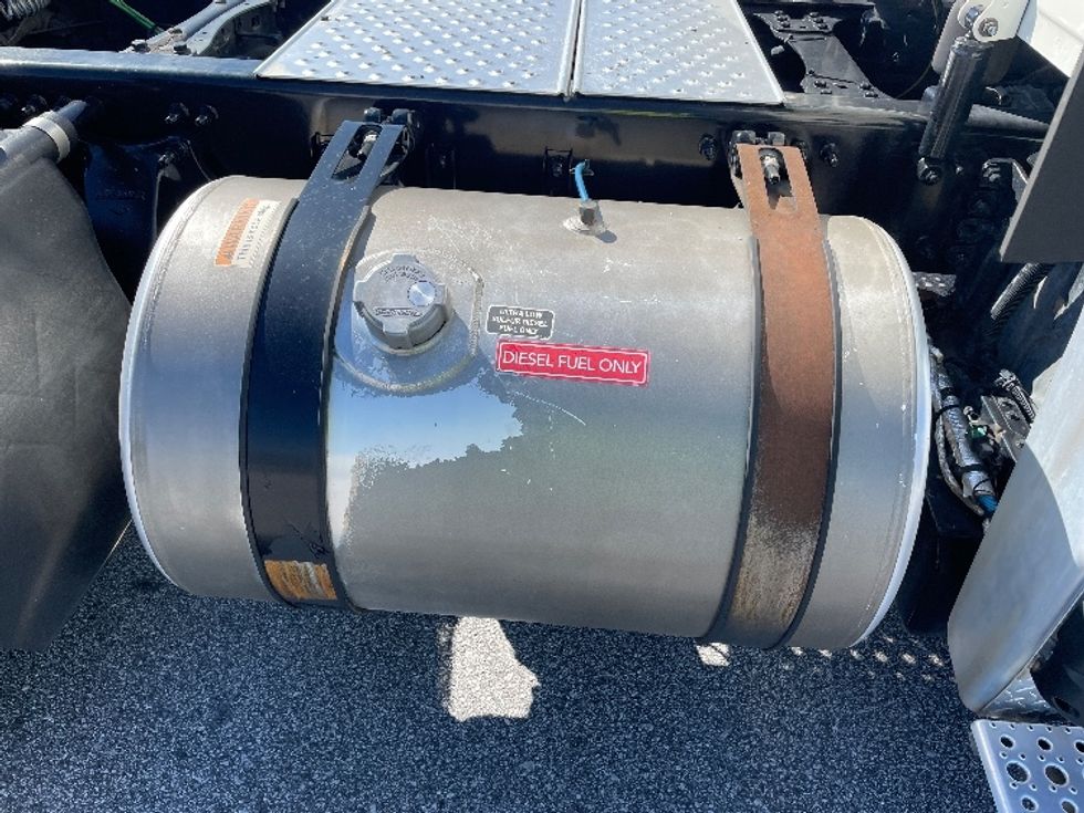 Day Cab Tractor-Heavy Duty Tractors-Freightliner-2021-T12664ST-Greenville-SC-263,074\n\t\tmiles-$ 68,500 - Image 19