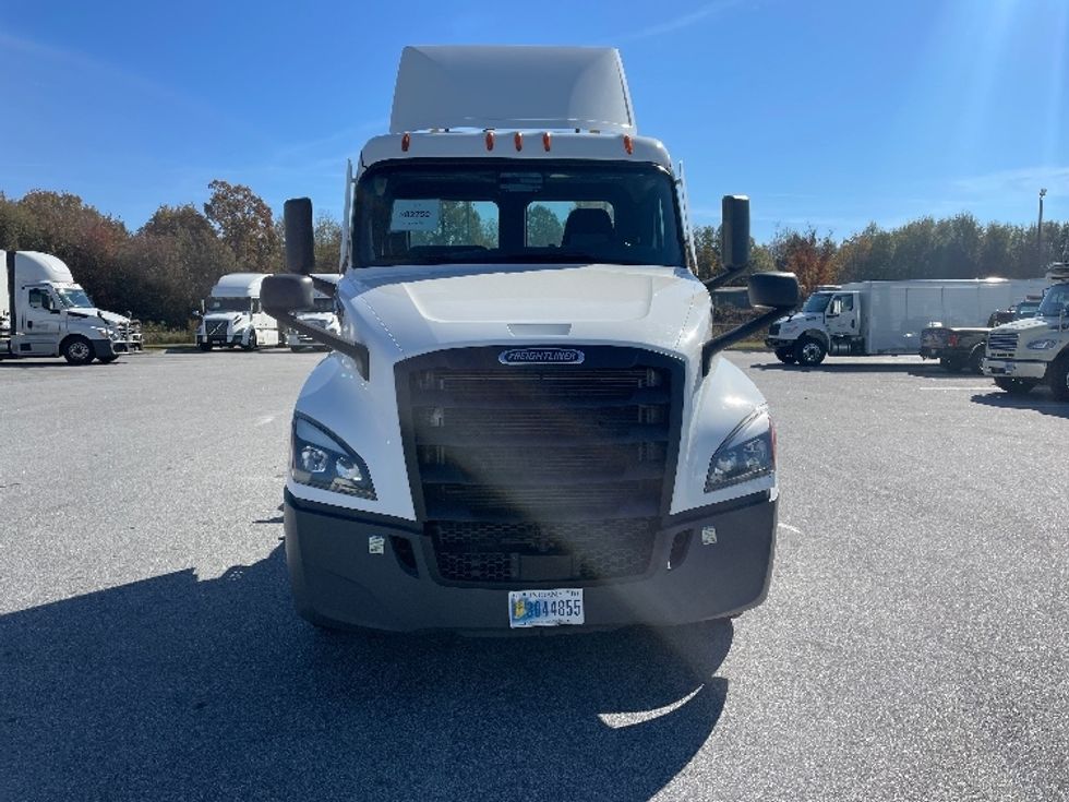 Day Cab Tractor-Heavy Duty Tractors-Freightliner-2021-T12664ST-Greenville-SC-263,074\n\t\tmiles-$ 68,500 - Image 2