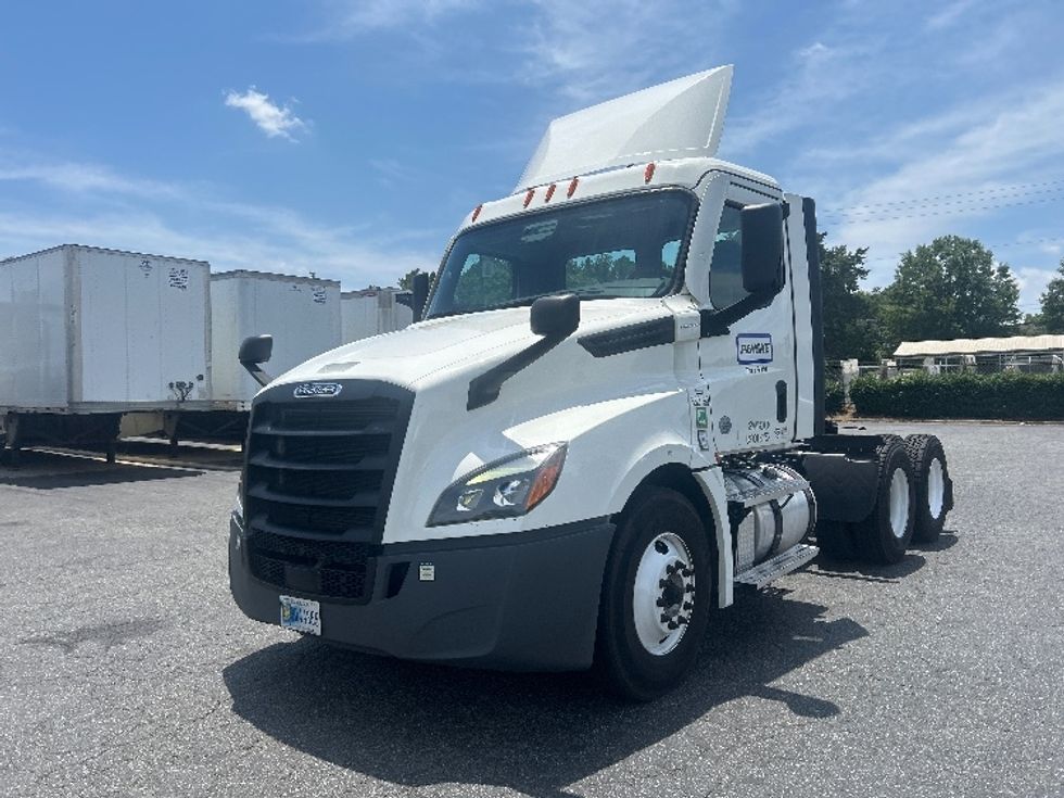 Day Cab Tractor-Heavy Duty Tractors-Freightliner-2021-T12664ST-Greenville-SC-294,296\n\t\tmiles-$ 64,750 - Image 3
