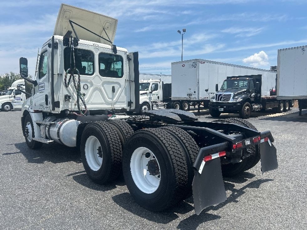 Day Cab Tractor-Heavy Duty Tractors-Freightliner-2021-T12664ST-Greenville-SC-294,296\n\t\tmiles-$ 64,750 - Image 5