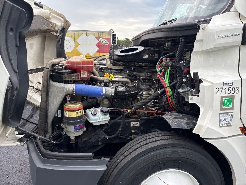 Day Cab Tractor-Heavy Duty Tractors-Freightliner-2021-T12664ST-Greenville-SC-382,661\n\t\tmiles-$ 59,250 - Image 16