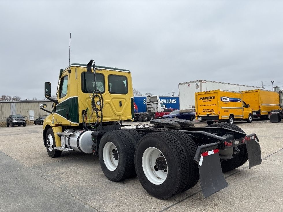 Day Cab Tractor-Heavy Duty Tractors-Freightliner-2021-T12664ST-Hammond-LA-296,240\n\t\tmiles-$ 63,750 - Image 5