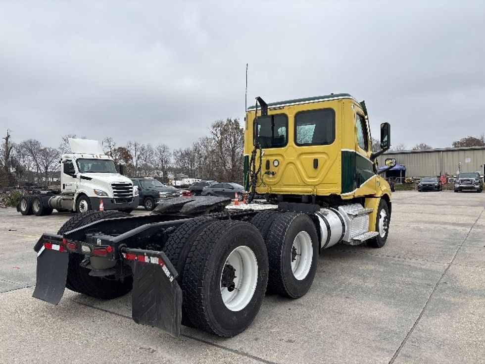 Day Cab Tractor-Heavy Duty Tractors-Freightliner-2021-T12664ST-Hammond-LA-296,240\n\t\tmiles-$ 63,750 - Image 7