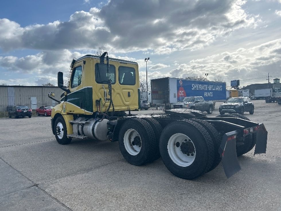 Day Cab Tractor-Heavy Duty Tractors-Freightliner-2021-T12664ST-Hammond-LA-326,115\n\t\tmiles-$ 62,000 - Image 5