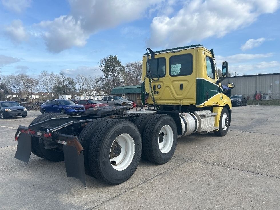 Day Cab Tractor-Heavy Duty Tractors-Freightliner-2021-T12664ST-Hammond-LA-326,115\n\t\tmiles-$ 62,000 - Image 7