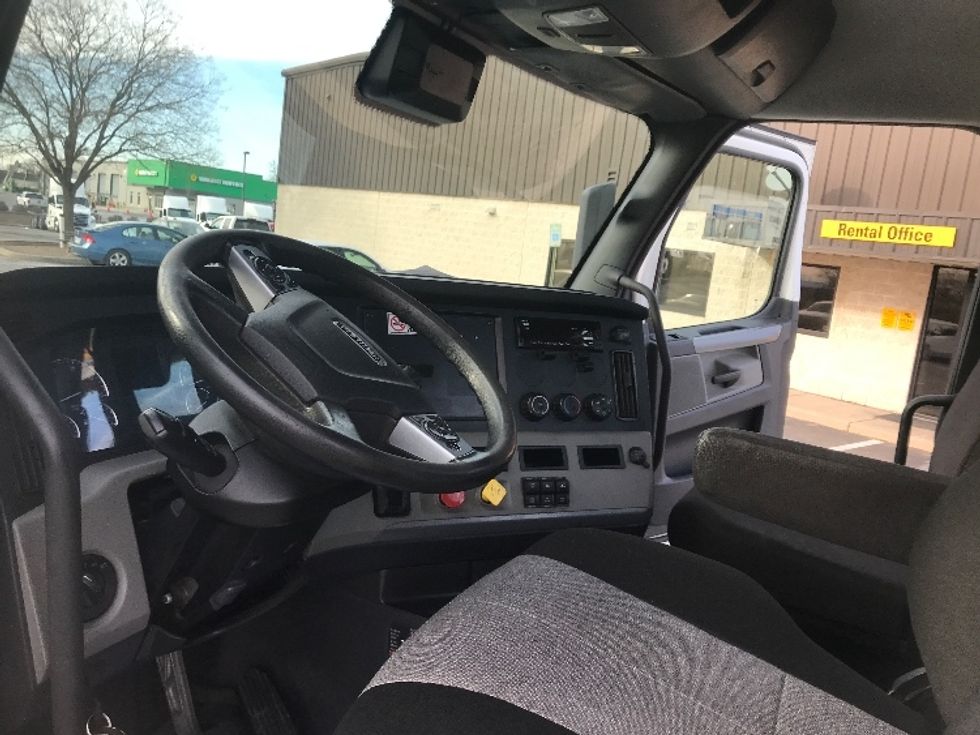 Day Cab Tractor-Heavy Duty Tractors-Freightliner-2021-T12664ST-Harrisburg-PA-285,229\n\t\tmiles-$ 58,250 - Image 10