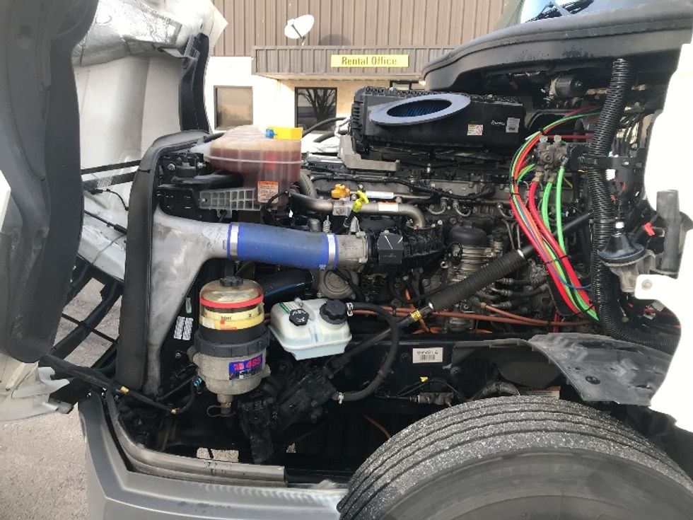 Day Cab Tractor-Heavy Duty Tractors-Freightliner-2021-T12664ST-Harrisburg-PA-285,229\n\t\tmiles-$ 58,250 - Image 16