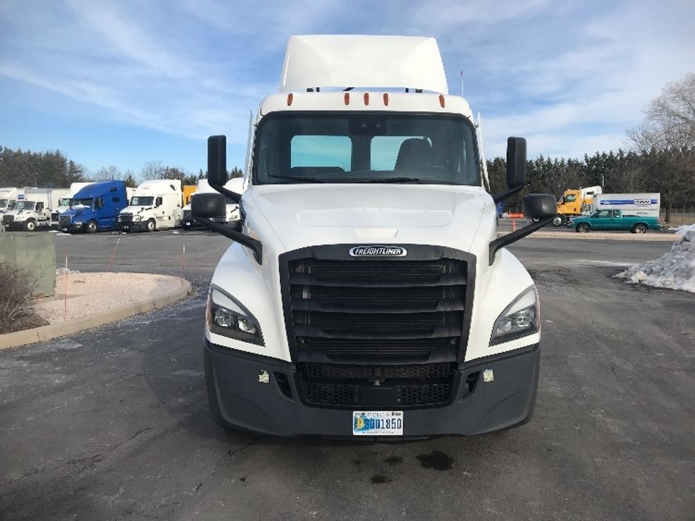 Day Cab Tractor-Heavy Duty Tractors-Freightliner-2021-T12664ST-Harrisburg-PA-285,229\n\t\tmiles-$ 58,250 - Image 2