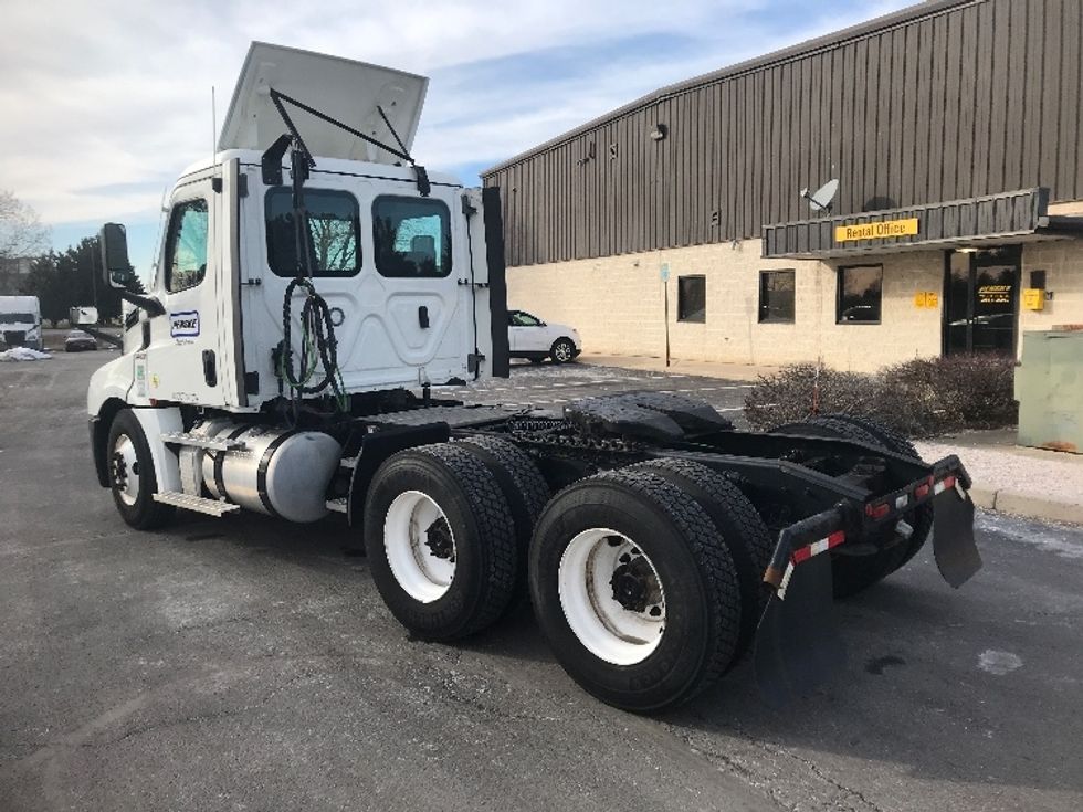 Day Cab Tractor-Heavy Duty Tractors-Freightliner-2021-T12664ST-Harrisburg-PA-285,229\n\t\tmiles-$ 58,250 - Image 5