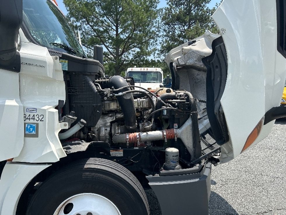 Day Cab Tractor-Heavy Duty Tractors-Freightliner-2021-T12664ST-Harrisburg-PA-292,415\n\t\tmiles-$ 63,250 - Image 15