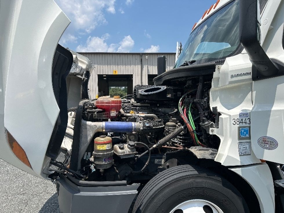 Day Cab Tractor-Heavy Duty Tractors-Freightliner-2021-T12664ST-Harrisburg-PA-292,415\n\t\tmiles-$ 63,250 - Image 16