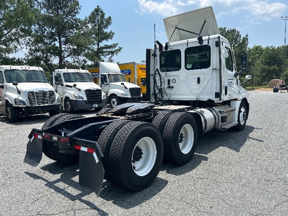 Day Cab Tractor-Heavy Duty Tractors-Freightliner-2021-T12664ST-Harrisburg-PA-292,415\n\t\tmiles-$ 63,250 - Image 7