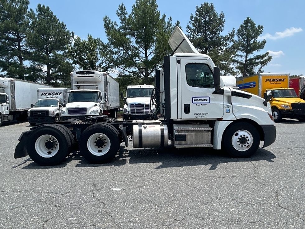 Day Cab Tractor-Heavy Duty Tractors-Freightliner-2021-T12664ST-Harrisburg-PA-292,415\n\t\tmiles-$ 63,250 - Image 8