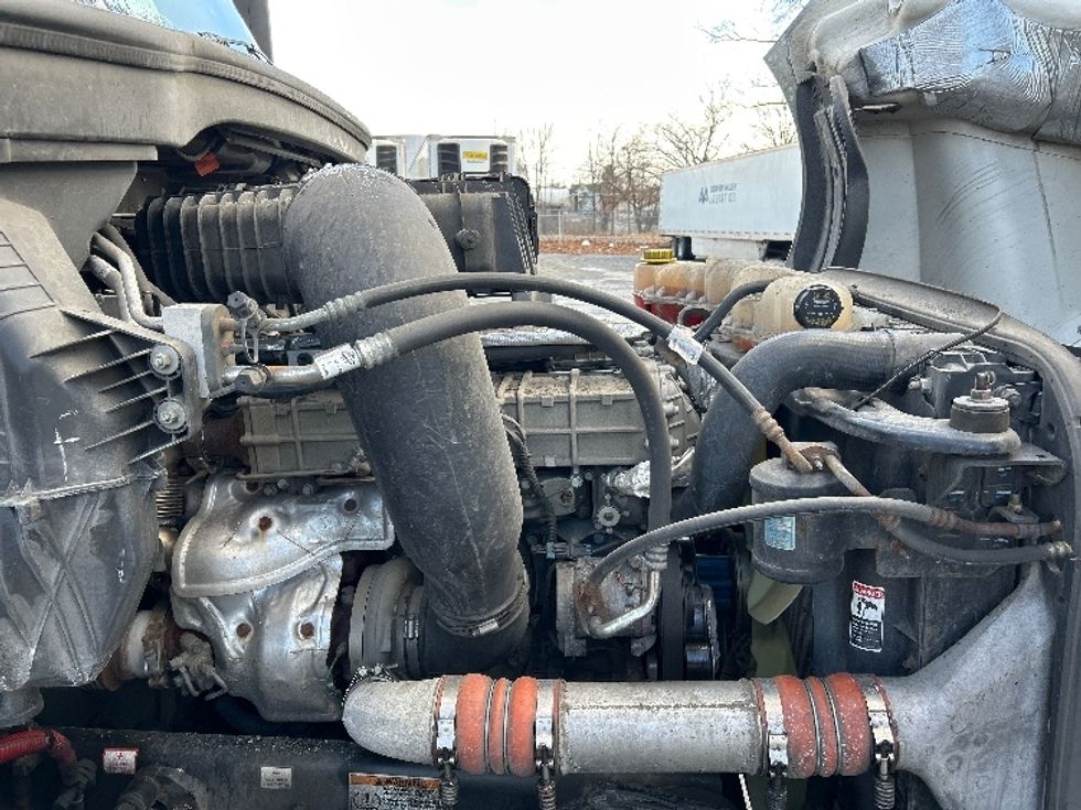 Day Cab Tractor-Heavy Duty Tractors-Freightliner-2021-T12664ST-Harrisburg-PA-315,554\n\t\tmiles-$ 70,250 - Image 15