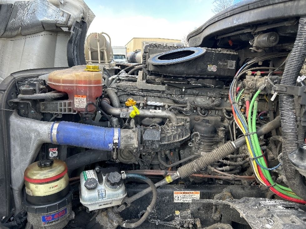 Day Cab Tractor-Heavy Duty Tractors-Freightliner-2021-T12664ST-Harrisburg-PA-315,554\n\t\tmiles-$ 70,250 - Image 16