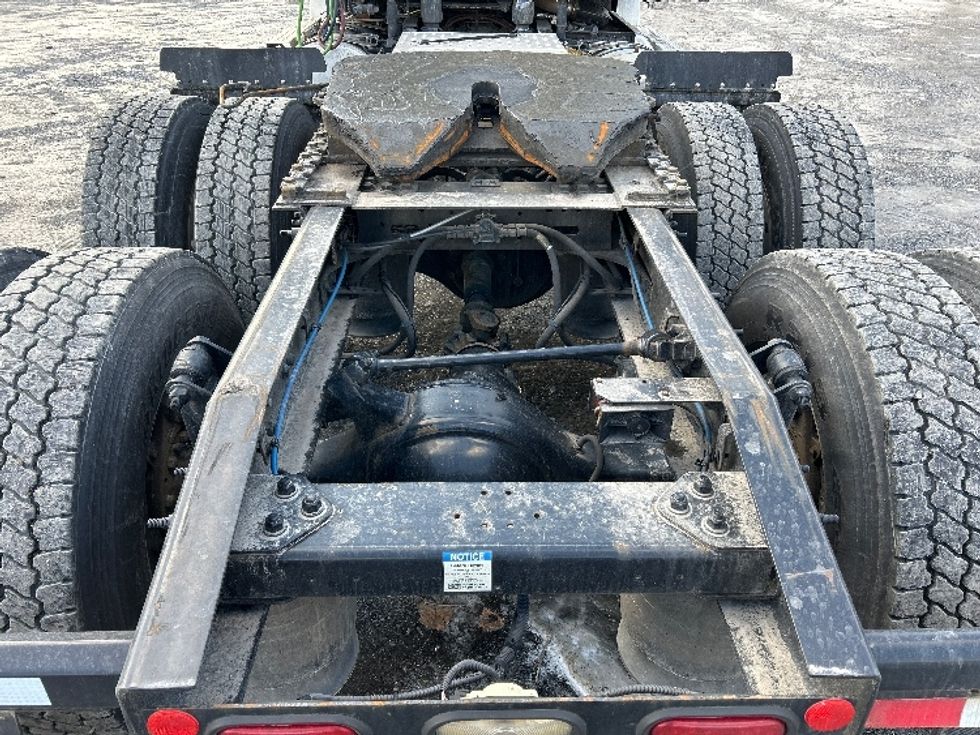 Day Cab Tractor-Heavy Duty Tractors-Freightliner-2021-T12664ST-Harrisburg-PA-315,554\n\t\tmiles-$ 70,250 - Image 6