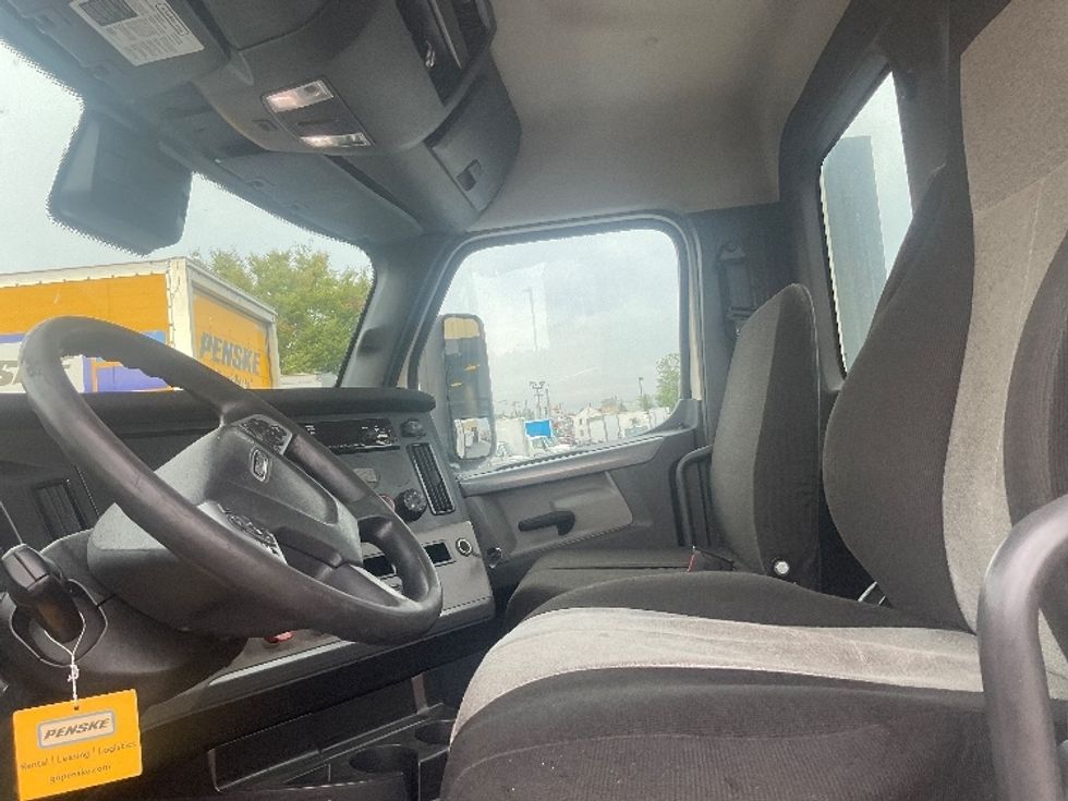 Day Cab Tractor-Heavy Duty Tractors-Freightliner-2021-T12664ST-Harrisburg-PA-544,747\n\t\tmiles-$ 40,000 - Image 10