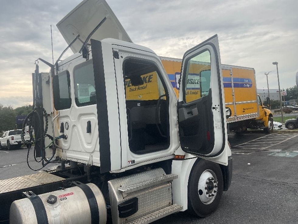 Day Cab Tractor-Heavy Duty Tractors-Freightliner-2021-T12664ST-Harrisburg-PA-544,747\n\t\tmiles-$ 40,000 - Image 12