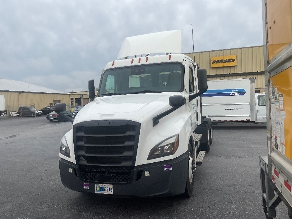 Day Cab Tractor-Heavy Duty Tractors-Freightliner-2021-T12664ST-Harrisburg-PA-544,747\n\t\tmiles-$ 40,000 - Image 3