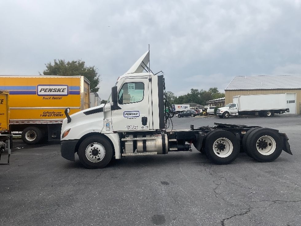Day Cab Tractor-Heavy Duty Tractors-Freightliner-2021-T12664ST-Harrisburg-PA-544,747\n\t\tmiles-$ 40,000 - Image 4