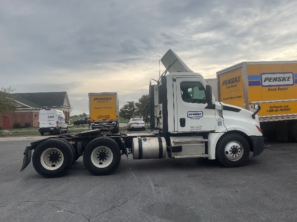 Day Cab Tractor-Heavy Duty Tractors-Freightliner-2021-T12664ST-Harrisburg-PA-544,747\n\t\tmiles-$ 40,000 - Image 8