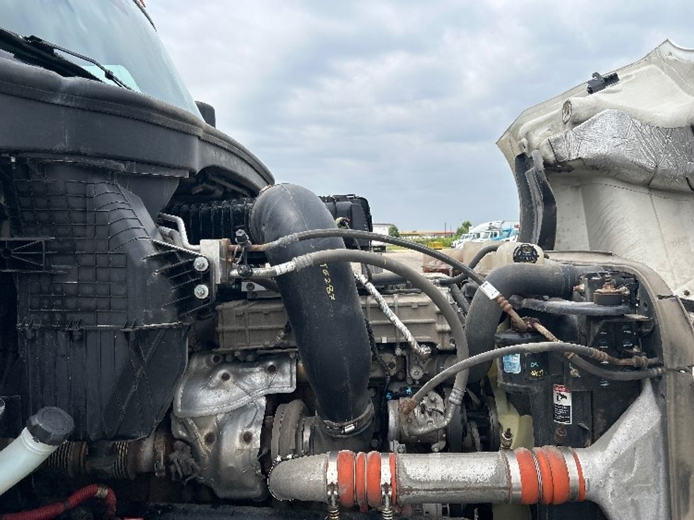 Day Cab Tractor-Heavy Duty Tractors-Freightliner-2021-T12664ST-Holland-MI-456,923\n\t\tmiles-$ 50,750 - Image 15