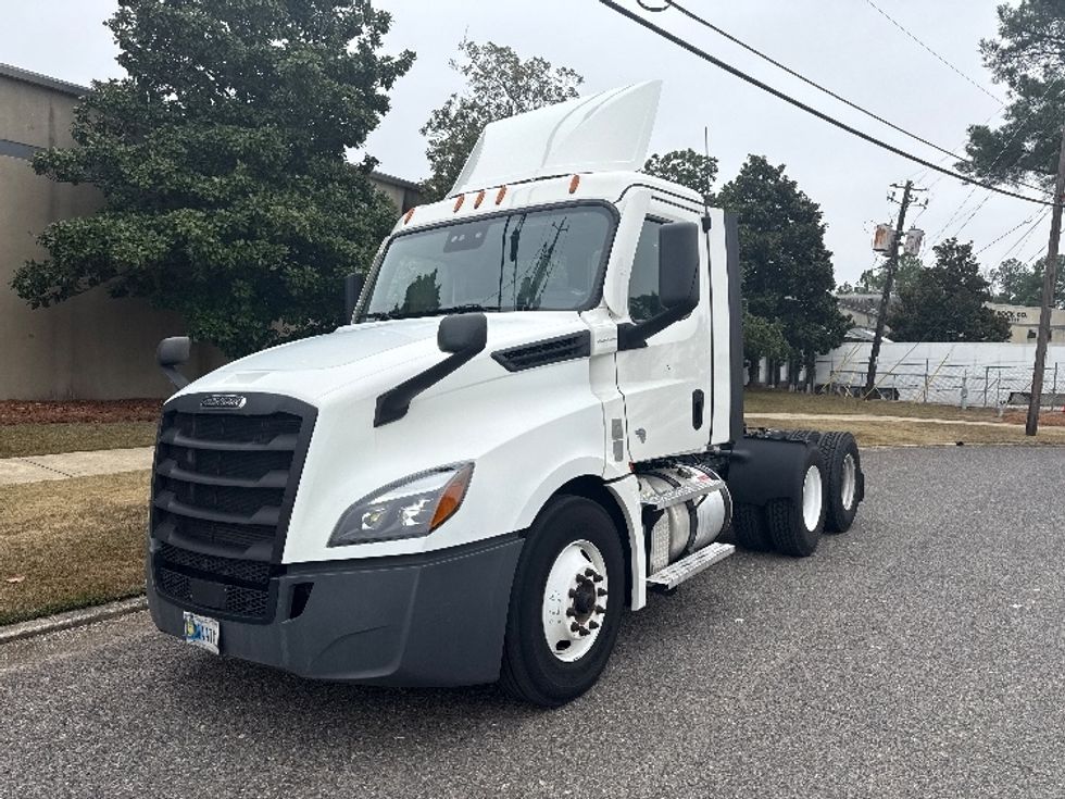 Day Cab Tractor-Heavy Duty Tractors-Freightliner-2021-T12664ST-Homewood-AL-384,078\n\t\tmiles-$ 60,250 - Image 3