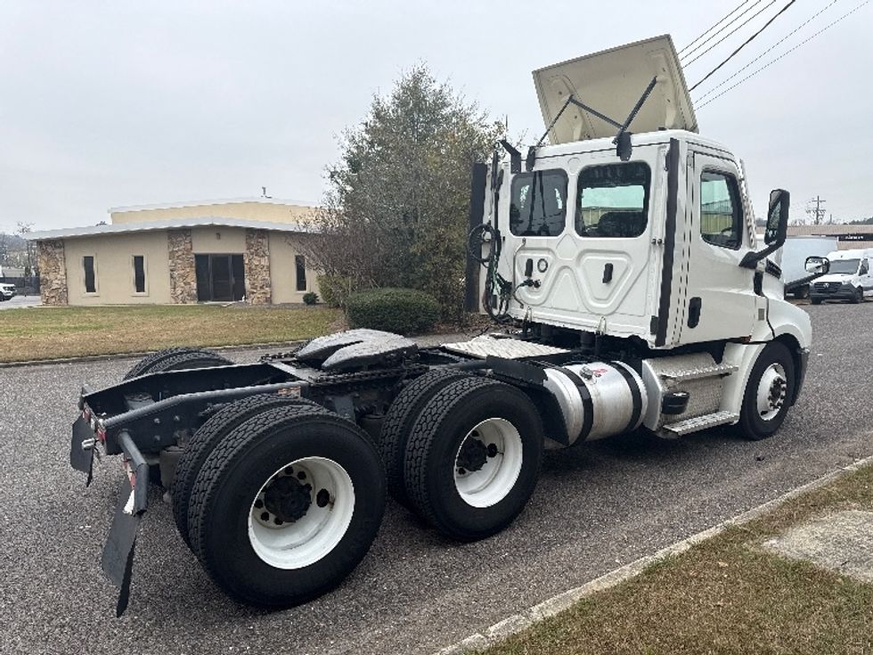 Day Cab Tractor-Heavy Duty Tractors-Freightliner-2021-T12664ST-Homewood-AL-384,078\n\t\tmiles-$ 60,250 - Image 7