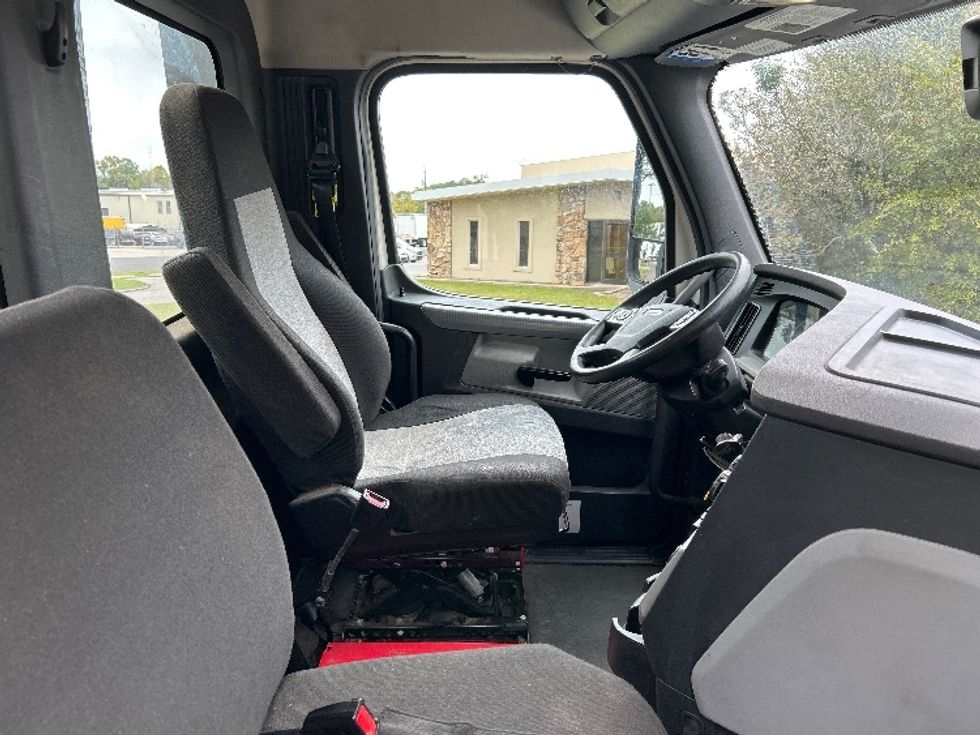 Day Cab Tractor-Heavy Duty Tractors-Freightliner-2021-T12664ST-Homewood-AL-467,849\n\t\tmiles-$ 51,750 - Image 14