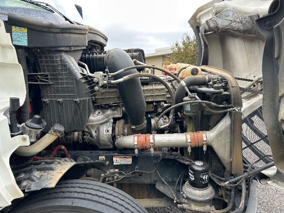 Day Cab Tractor-Heavy Duty Tractors-Freightliner-2021-T12664ST-Homewood-AL-467,849\n\t\tmiles-$ 51,750 - Image 15