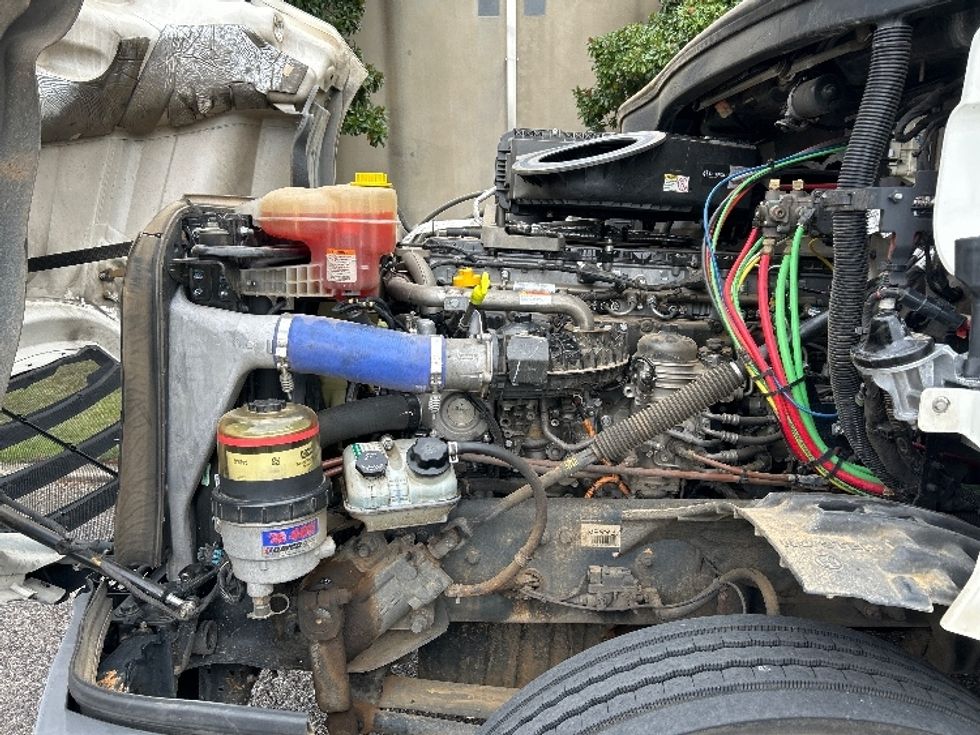 Day Cab Tractor-Heavy Duty Tractors-Freightliner-2021-T12664ST-Homewood-AL-467,849\n\t\tmiles-$ 51,750 - Image 16