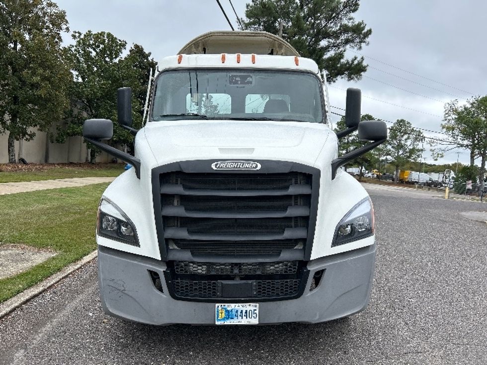 Day Cab Tractor-Heavy Duty Tractors-Freightliner-2021-T12664ST-Homewood-AL-467,849\n\t\tmiles-$ 51,750 - Image 2