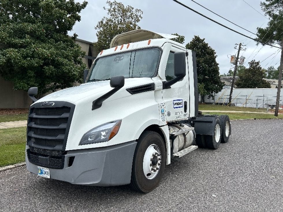 Day Cab Tractor-Heavy Duty Tractors-Freightliner-2021-T12664ST-Homewood-AL-467,849\n\t\tmiles-$ 51,750 - Image 3