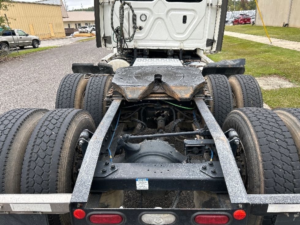 Day Cab Tractor-Heavy Duty Tractors-Freightliner-2021-T12664ST-Homewood-AL-467,849\n\t\tmiles-$ 51,750 - Image 6