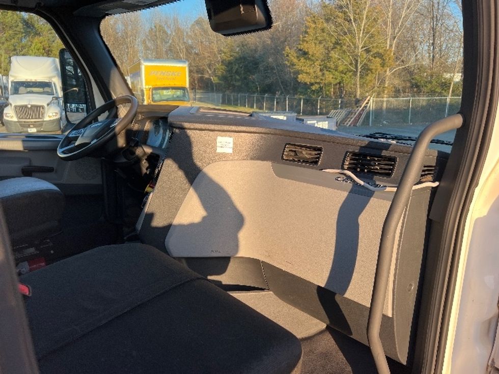 Day Cab Tractor-Heavy Duty Tractors-Freightliner-2021-T12664ST-Indian Trail-NC-217,664\n\t\tmiles-$ 70,000 - Image 13