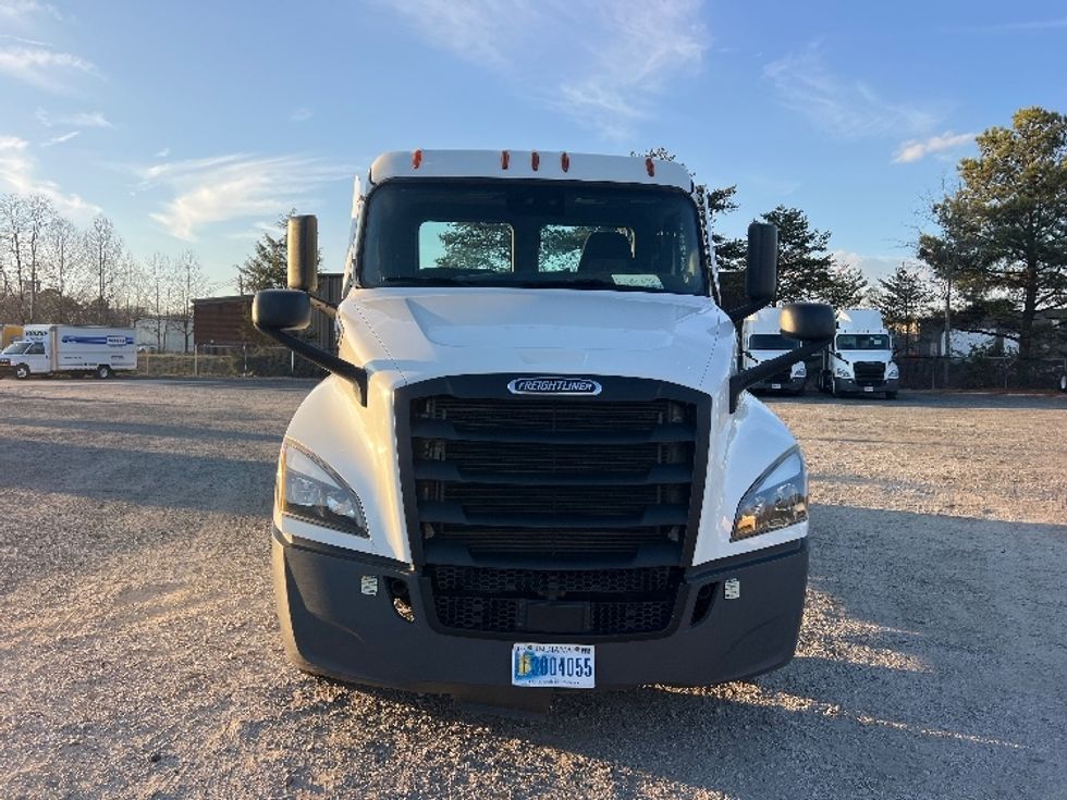 Day Cab Tractor-Heavy Duty Tractors-Freightliner-2021-T12664ST-Indian Trail-NC-217,664\n\t\tmiles-$ 70,000 - Image 2