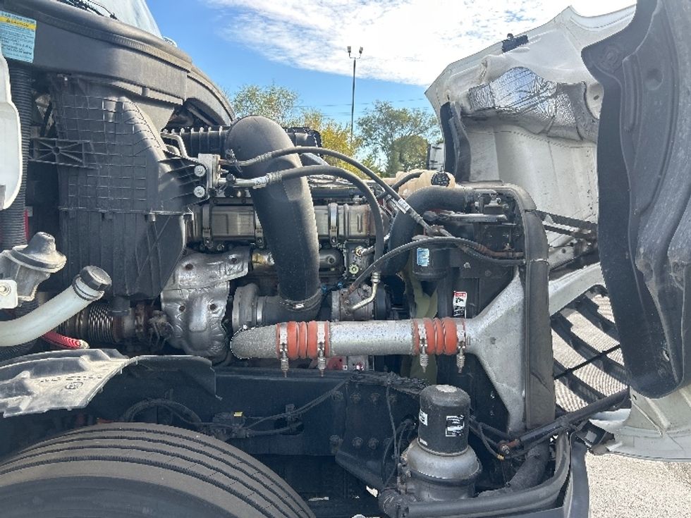 Day Cab Tractor-Heavy Duty Tractors-Freightliner-2021-T12664ST-Indianapolis-IN-318,833\n\t\tmiles-$ 61,250 - Image 15