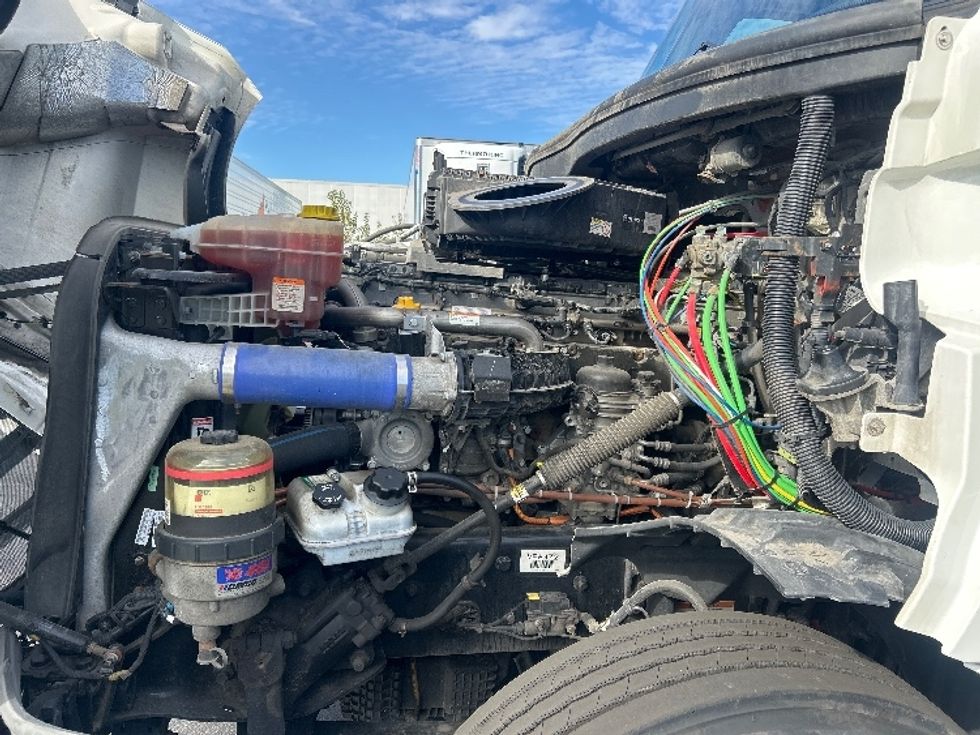 Day Cab Tractor-Heavy Duty Tractors-Freightliner-2021-T12664ST-Indianapolis-IN-318,833\n\t\tmiles-$ 61,250 - Image 16